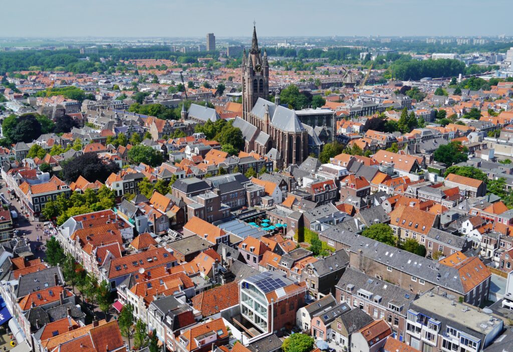 Delft Blick von der Nieuwe kerk auf die oude kerk