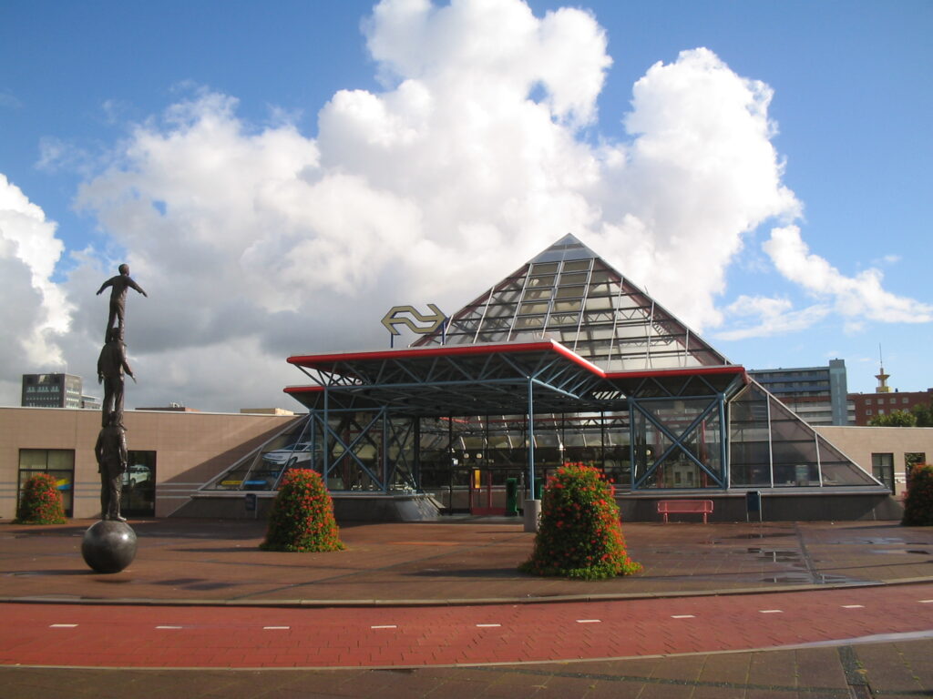 Station Rijswijk priamide